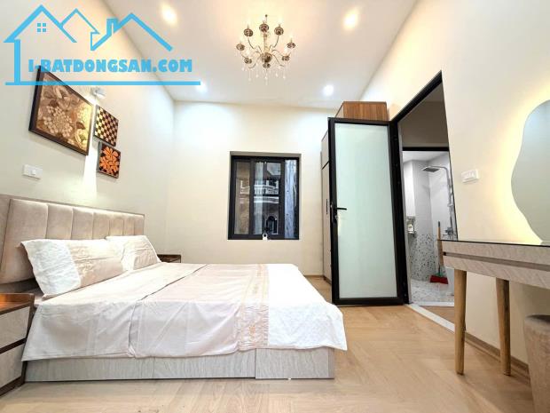 Nhà 4 tầng ô tô đỗ gần trường Đồng Nhân, phố Lò Đúc
