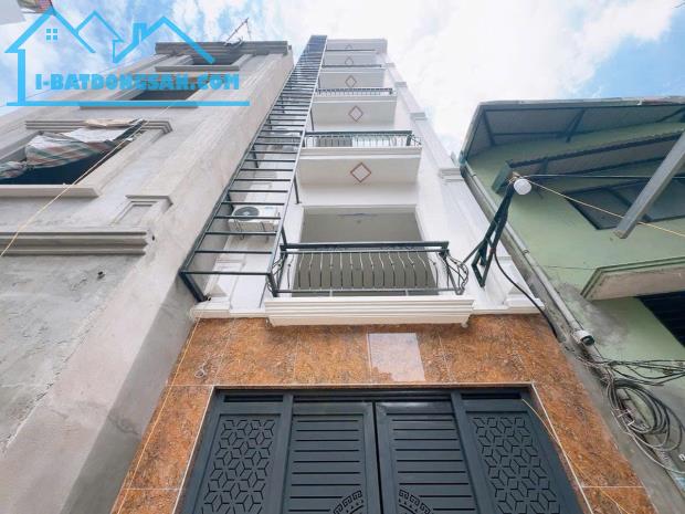 Nhà 7 tầng thang máy phố Thái Thịnh Đống Đa. 20 tỷ Nhà mới thang máy xịn mặt tiền 4.5m mỗi