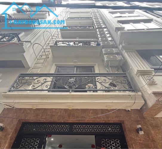 Cầu Diễn - Toà căn hộ 80m² MT 4,5m 25 tỷ - 15m ra phố -Ngõ 3 gác tránh -TM - Dòng tiền 1tỷ
