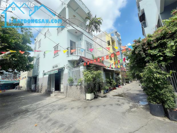 CHÍNH CHỦ BÁN NHÀ 2 MẶT TIỀN ĐƯỜNG XE HƠI QUẬN 4 - NGAY ỦY BAN, CÔNG AN VỊ TRÍ AN NINH,