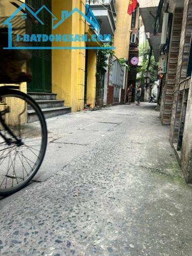 BÁN ĐẤT PHỐ ĐỘI CẤN - PHÙ HỢP ĐẦU TƯ XÂY CCMN - 61M2, MT 5,7M, 11 TỶ - KHÔNG QUY HOẠCH