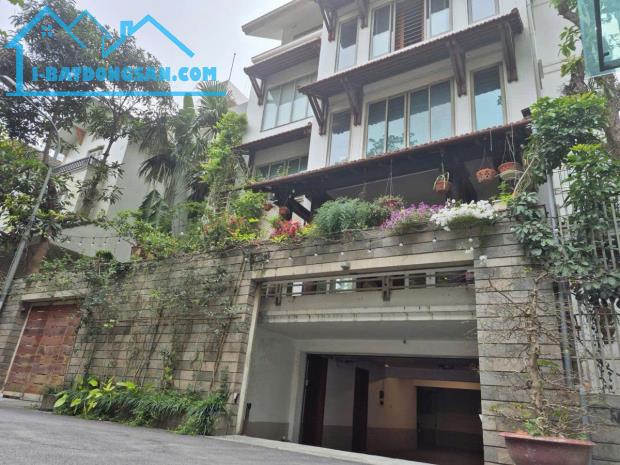 Biệt Thự 6 Tầng Gara Thang Máy Vườn Đào Tây Hồ 235m2 Mt15m Sát Hồ Cạnh Lotte View Vườn Hoa