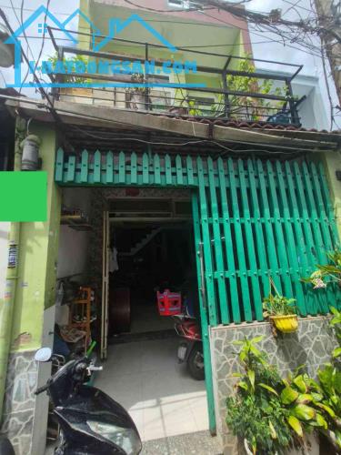 Bán gấp nhà đường Lê Trọng Tấn Q Bình Tân gần chợ , DT 4x14m ,5pn LH 0765234858