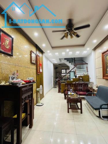 Siêu phẩm phố Chùa Hà diện tích 58m2 5T lô góc 2 thoáng ngõ ô tô full nội thất
