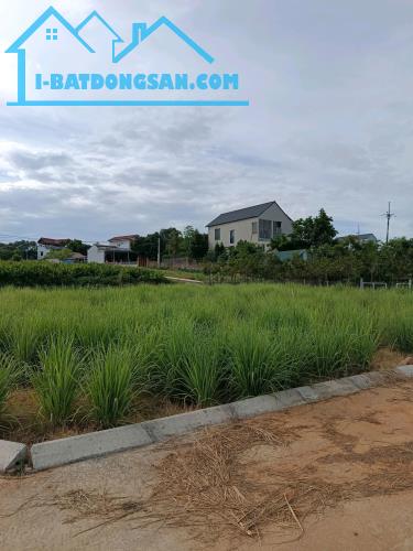 Đất trung tâm Phú Cát 100m2 mặt tiền 9.6m - sổ đỏ riêng - chỉ 1.4 tỷ, đường ô tô