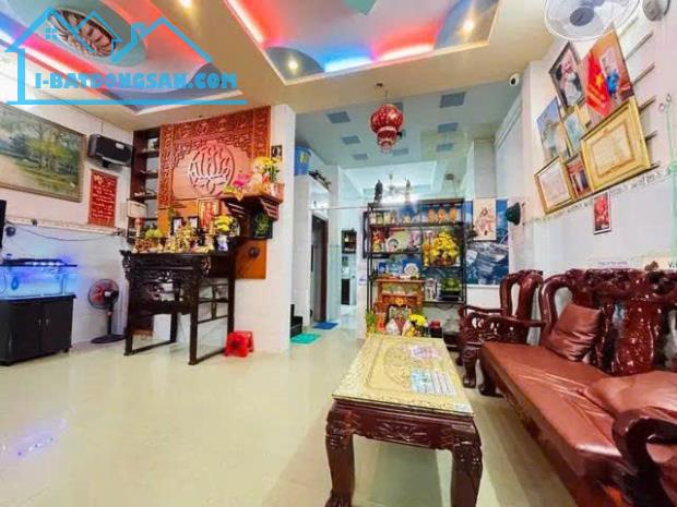 Bán nhà hẻm 448 Phan Huy Ích ngang 6.2m 93m2 4 tầng ngay Emart 2 tiện KD chỉ 12 tỷ.