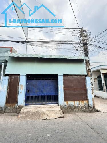 Bán nhà câp 4 góc 2 mặt tiền, gần Nhà Thờ An Chu, Bắc Sơn, Trảng Bom, 128m2, giá 2 tỷ 950.