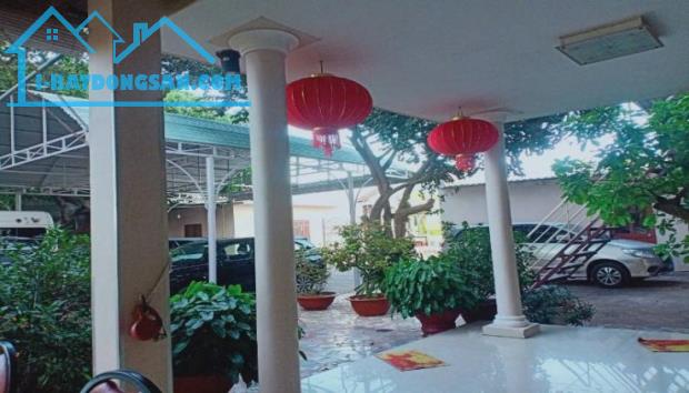 CHÍNH CHỦ XUẤT CẢNH NƯỚC NGOÀI NÊN BÁN LÔ ĐẤT CÓ SẴN KHÁCH SẠN ĐƯỜNG NGUYỄN THÔNG -