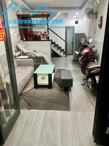 Hạ giá nhà xinh rẻ 3.5 x 10m trệt 4 lầu Nguyễn Đình Chiểu Quận 3 TP.HCM