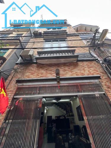 Nhà phân lô, ô tô đỗ cửa ở phố Lò Đúc, Trần Khát Chân