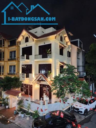 Chủ giảm 10 tỷ, Biệt thự Mỹ Đình 200m2 giá chỉ 38 tỷ- đường trước nhà 25m2- SIÊU ĐẸP
