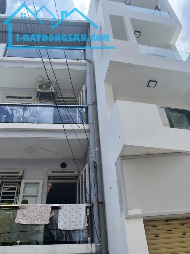 10M LÀ MẶT TIỀN CMT8 METRO BẾN THÀNH 4 TẦNG Ô THANG MÁY .ĐƯỢC XÂY MỚI HOÀN TOÀN 68M2