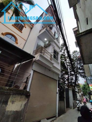 Nguyễn Văn Cừ Long Biên 10 tỷ 60m ô tô qua nhà gần công viên