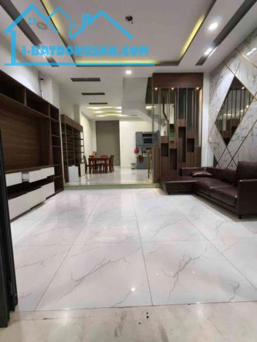 NHÀ LÊ TRỌNG TẤN - NGUYỄN HỮU TIẾN