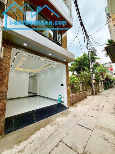Tư Đình Long Biên 9 tỷ 55m ngõ ô tô,gần phố,sổ đỏ vuông cần bán nhanh