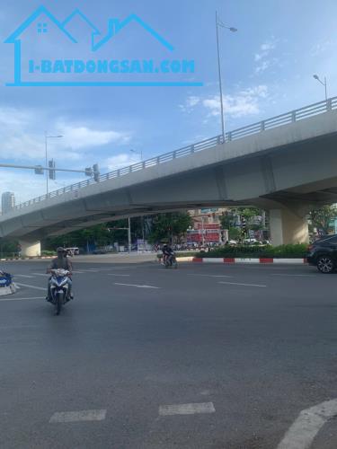 Bán Nhà Hoàng Quốc Việt Cầu Giấy 70m 3Tầng OTO Đỗ Cửa Gần Cầu Vượt Nguyễn Văn Huyên 23 Tỷ