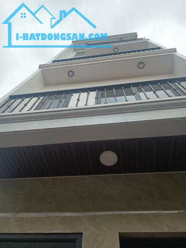 Bán nhà cạnh khu dự án Sinh Thái, Vườn Hoa Đan Phượng 42 m2 4 tầng giá 5.5 tỷ funll nội th