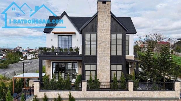 THỨC GIẤC GIỮA THUNG LŨNG SƯƠNG MỜ - BIỆT THỰ BẠCH ĐÀN TRẮNG