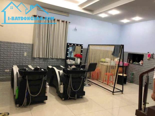 Bán nhà góc 2 mặt tiền KDC D2D, Thống Nhất, Biên Hòa, 107m2, giá 16 tỷ