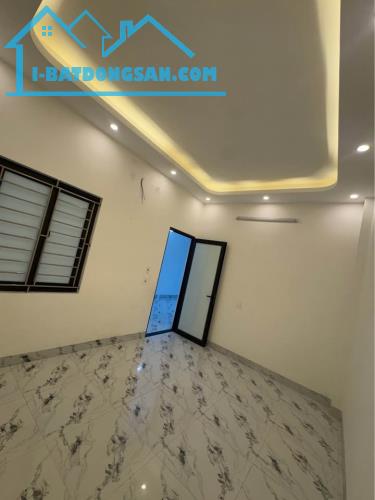 BÁN NHÀ 3 TỶ 550 TRIỆU, MẶT HỒ ĐIỀU HOÀ ĐƯỜNG GIẢI PHÓNG, 128M2 x 2 TẦNG