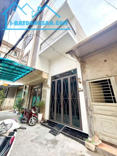 BÁN NHÀ 1 TỶ 450 TRIỆU, NGÕ NÔNG RỘNG ĐƯỜNG TRẦN NHẬT DUẬT , 30M2 x 2,5 TẦNG