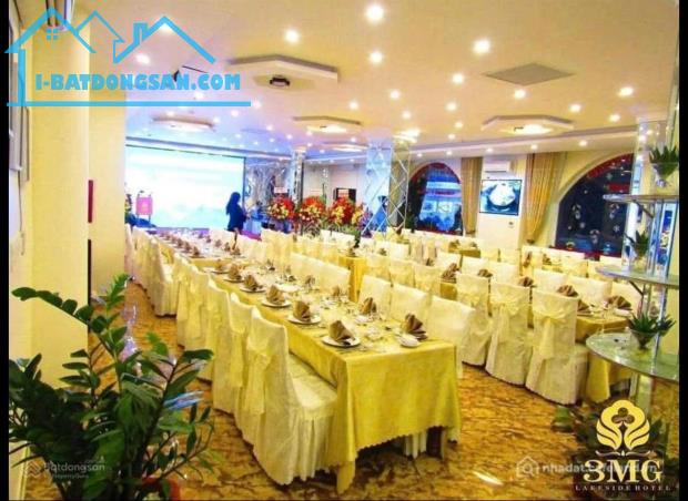 CẦN BÁN GẤP KHÁCH SẠN 𝟑𝐌𝐆 𝐋𝐀𝐊𝐄 𝐒𝐈𝐃𝐄 - 400 tỷ