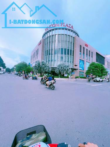 Bán nhà sân vườn, gần Vicom, Thống Nhất, Biên Hòa, 425m2, giá 17 tỷ.