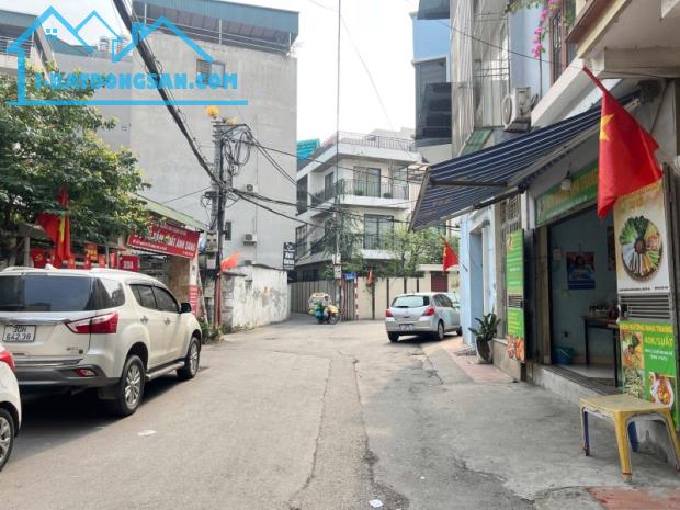 BÁN ĐẤT XUÂN LA 53M2-Ô TÔ LÙI VÀO ĐẤT- GẦN NGOẠI GIAO ĐOÀN-SỔ ĐỎ CC-KO QH-NHỈNH 11 TỶ