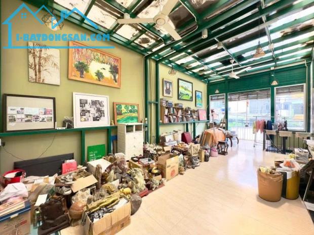 Bán gấp nhà mặt tiền Quận 10 - 3 tầng 100m2 (4.35 x 24) - Trục đường huyết mạch, sầm uất.