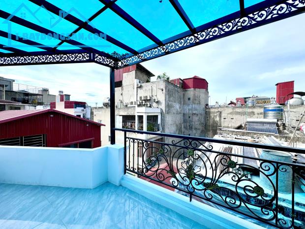 Cực hiếm! Nhà xây mới 32m2x6T thang máy - Lô góc - Full nội thất - 20m ra mặt phố Xã Đàn.