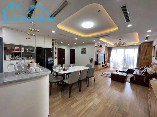 Cần bán căn hộ chung cư Ngoại giao đoàn – căn góc 3PN ( 130m2)