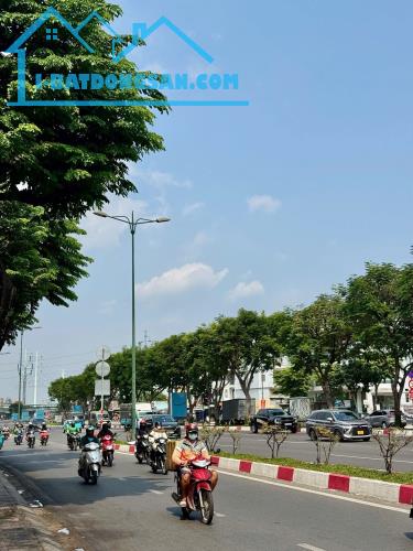 Bán nhà Gò Vấp hẻm xe hơi Phạm Văn Đồng giáp Bình Thạnh Phú Nhuận 42M2, 7.5 tỷ TL