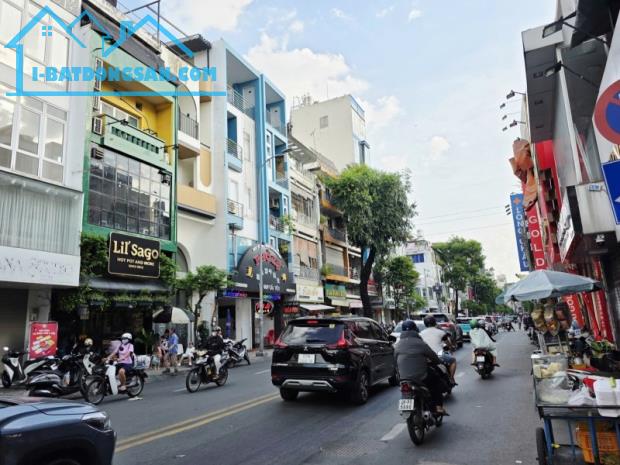 Bán nhà Võ Văn Tần, Quận 3 - Ngang lớn bề thế 5.3m hiếm có - Siêu vị trí giáp Quận 1