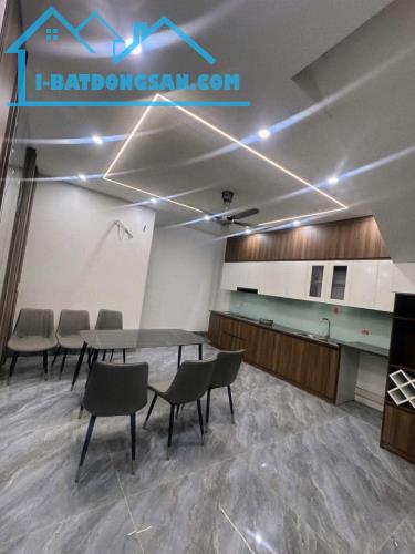 BÁN NHÀ 3 TẦNG DT 85M (MT5M) THÁI NGUYÊN.