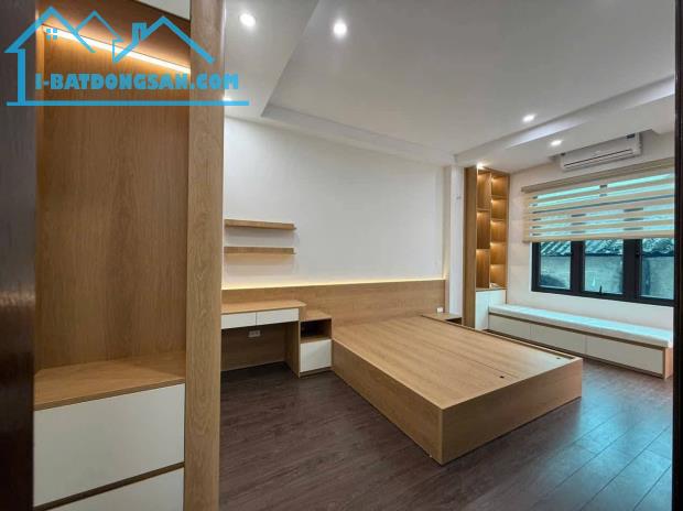 Bán nhà phố Thái Thịnh, quận Đống Đa. DT 31m², 6 tầng, giá 8.2 tỷ