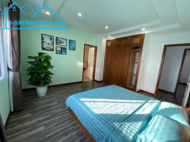 Bán tòa Appartment phố Âu Cơ, diện tích 130m2. giá 44 tỷ