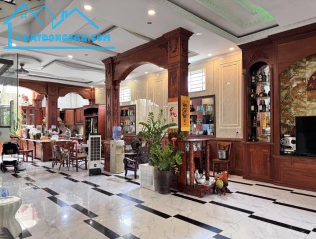 Nhà 3 Tầng, Đặng Văn Bi-VIP Bình Thọ-Metro, Ngang 8.6m, 170m2(8.6mx22m), Chỉ 12 Tỷ (TL)