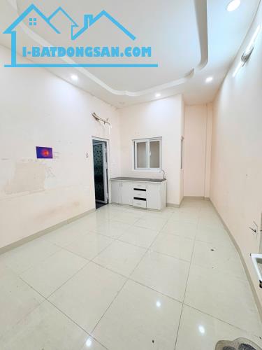 Đi định cư bán gấp nhà 4 tầng Ni Sư Huỳnh Liên, 48m, thu nhập 20tr/tháng, 5PN, chỉ 4,7 TỶ