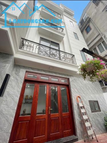 🏠 Hiếm nhỉnh 6 tỷ nhà Thạch Bàn - Long Biên, ô tô đỗ cổng, 33m x 5 Tầng, full nội thất