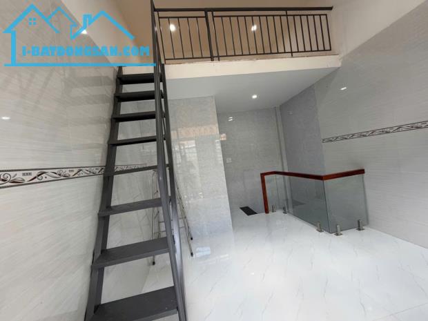 Sát mặt tiền Phú Thọ Hoà - 3 tầng chỉ 2Đ hơn