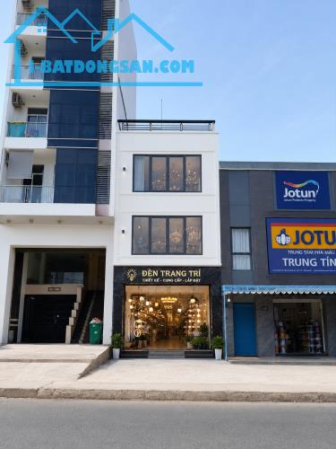BÁN NHÀ MẶT TIỀN 614 NGUYỄN THỊ ĐỊNH Quận 2 👉 Vị trí kinh doanh mặt tiền đường 30M ✔