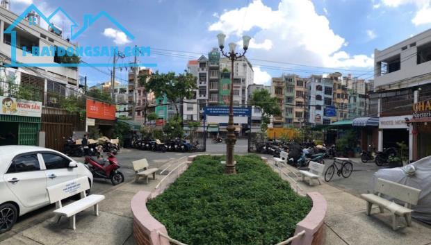 Bán Nhà Hẻm Ô Tô Đường Đoàn Văn Bơ- Ngay Cầu Calmette. DT: 4,5 x28