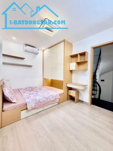 Bán nhà ngõ Chợ Khâm Thiên, giá 5.96 tỷ, 24m2x5T, mới đẹp ở luôn