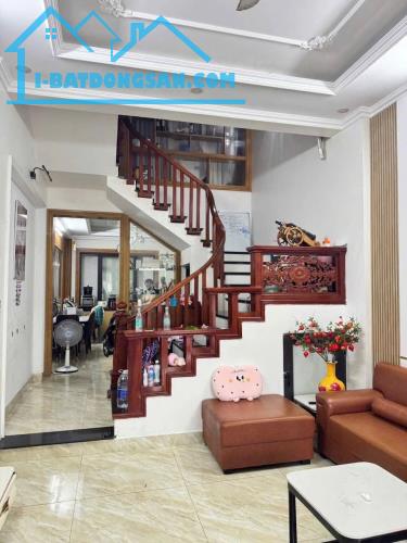 Bán nhà 4 tầng mặt phố Ỷ Lan, ph Ngọc Châu, TP HD, 50m2, mt gần 4m, 4 ngủ, đường thoáng rộ