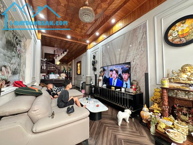 💥Nguyễn Chính - Nhà đẹp ở ngay - Ngõ thông - Ô tô đỗ cửa - Gần phố💥
