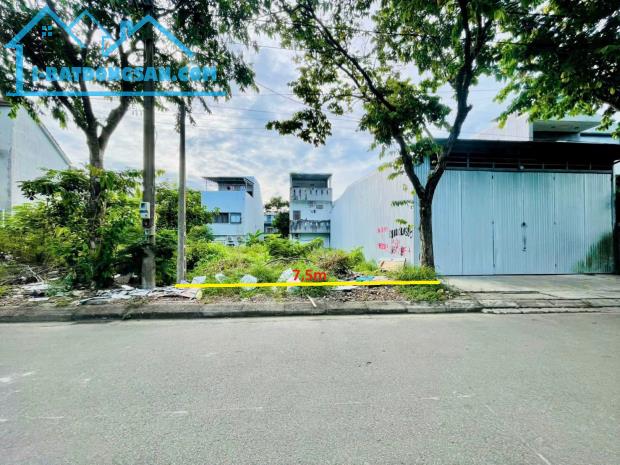Bán đất 150m2 mặt tiền đường Lương Nhữ Hộc, KQH Xóm Hành, P. An Tây, TP. Huế, chỉ 3,25 Tỷ