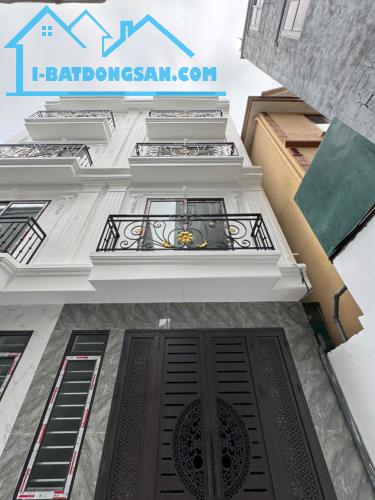 🏠Hiếm, Hơn 5 tỷ nhà mới 5 tầng, BÁT KHÔÍ, ngõ rộng, Ô tô đỗ cổng gần cầu qua nội thành