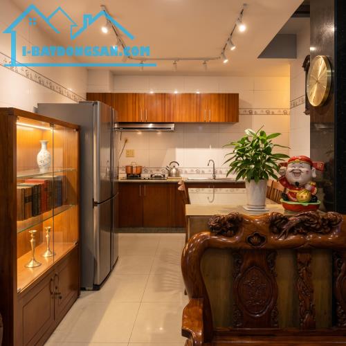 Nhà Đa Kao 5 tầng vừa ở vừa hái ra tiền, giá giảm sâu chốt trong ngày!