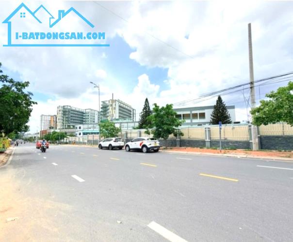 Bán Nhà + Phòng Trọ, 2 Mặt Tiền, Lê Văn Chí-Quốc Lộ 1A, 260m2(6.7mx40m), Nhỉnh 10 Tỷ (TL)