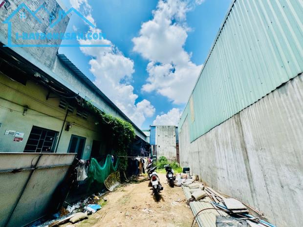 chu ket tien muon ra lo dat gan đuong dt743a di an